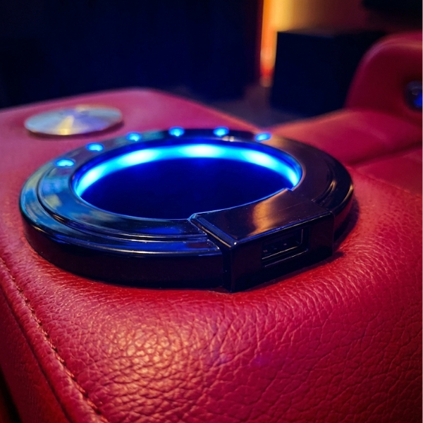 כורסת קולנוע מערכת טעינה אלחוטית/חוטית